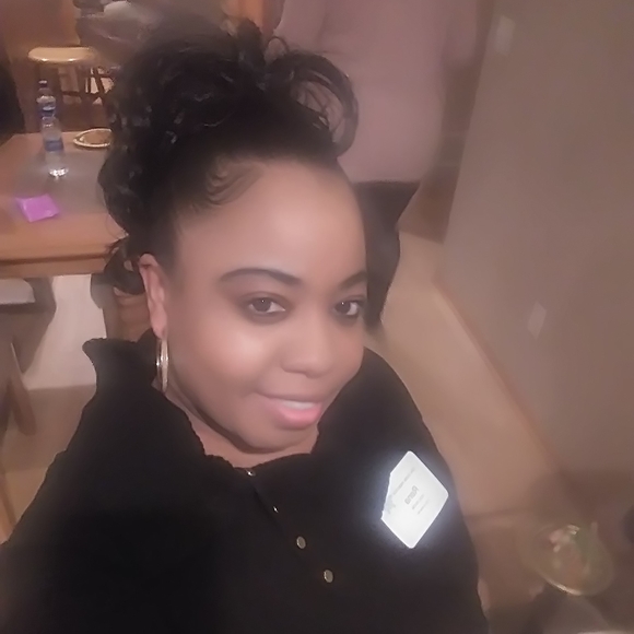 Meet your Posher, Rena - Picture 1 of 1